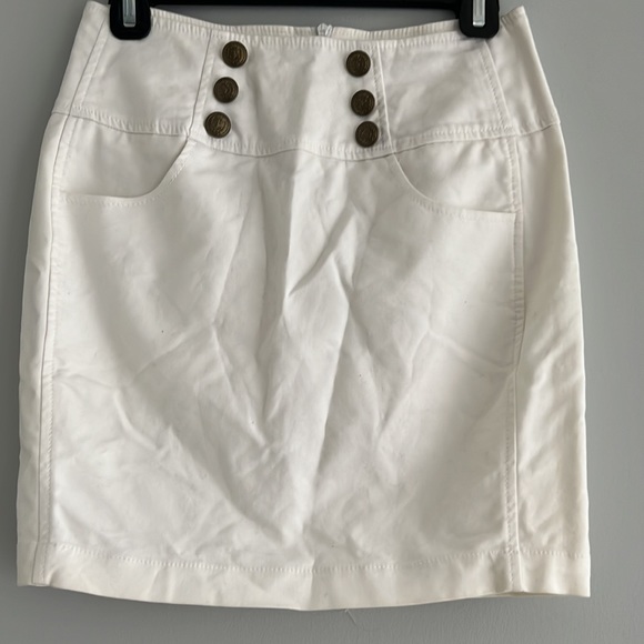 NEW white skirt size XS with gold buttons - Picture 9 of 12